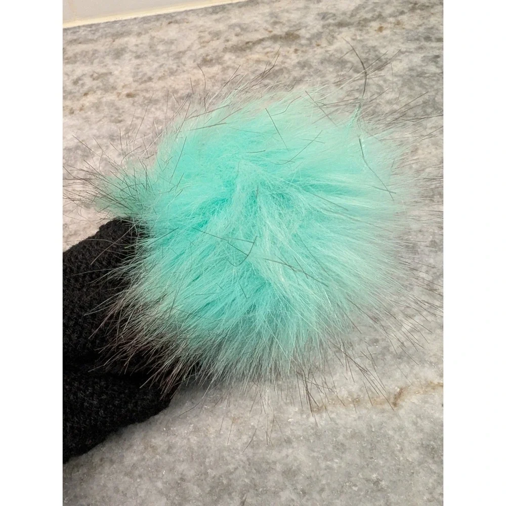 Baileys Irish‎ Cream Liqueur Winter Pom Hat